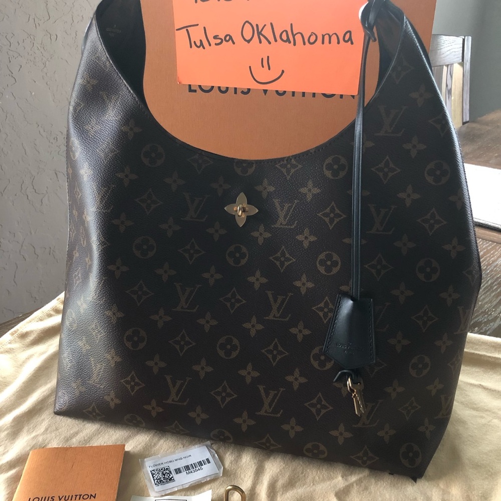 🔥SOLD🔥 Louis Vuitton Flower Hobo Noir